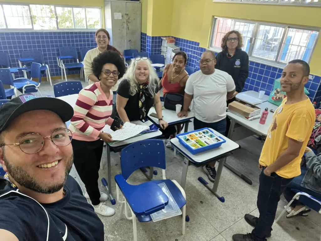 wedo 2.0 robótica educacional na escola e formação de professores na cidade de Niterói - Rio de Janeiro